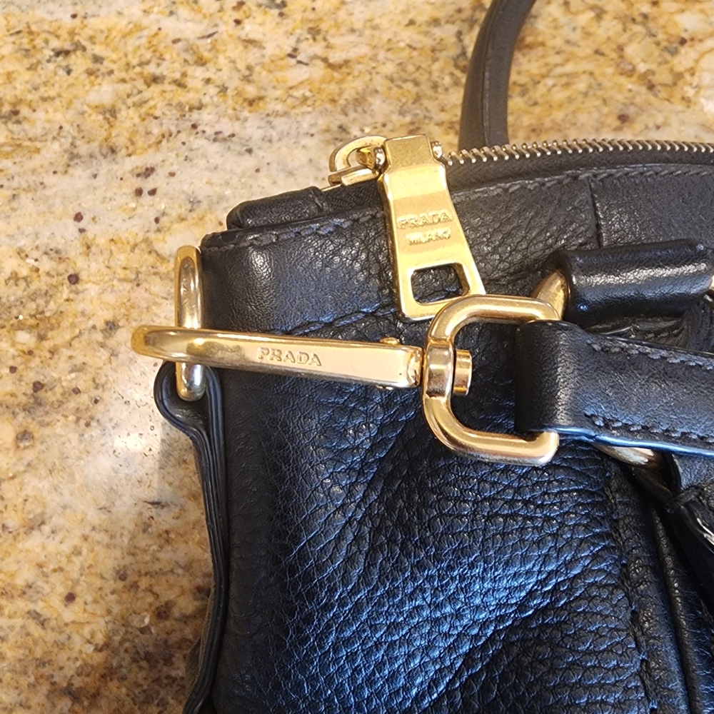 Prada Black Vitello Daino Leather Bag BR4420 Gold Brass Trim Excellent Condition - Picture 13 of 16